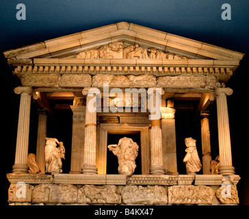 Nereid Monument, tomba scolpita da Xanthos , Lycia, Impero Persiano Achemenide, Fethiye, Turchia , 390 a.C., tomba di Arbinas, impero di Achemenide, Foto Stock