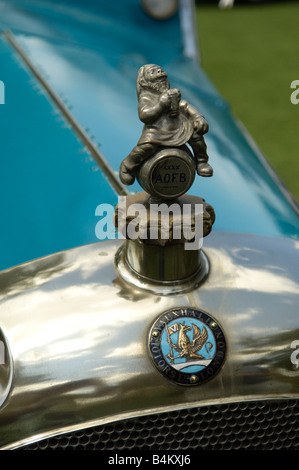 Ornamento del cofano su un 1921 Vauxhall 30/98 Foto Stock