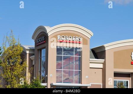 La facciata esterna delle frontiere Book Store nel centro commerciale all'aperto in Stati Uniti Foto Stock
