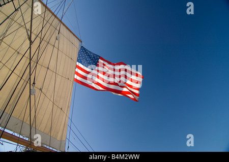 America del nord Stati uniti California di San Diego nave storica e bandiera americana Foto Stock