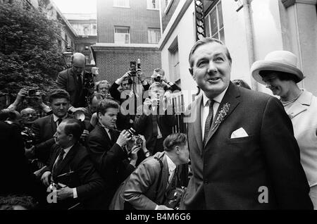 James Callaghan Cancelliere dello Scacchiere maggio 1966 la casella di bilancio Foto Stock