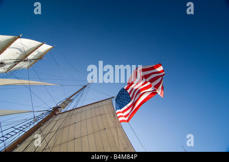 America del nord Stati uniti California di San Diego nave storica e bandiera americana Foto Stock