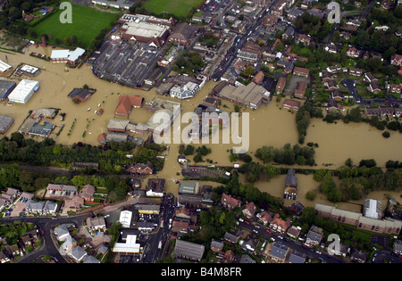 Una veduta aerea vicino a Uckfield in East Sussex sul fiume Ouse quale burst le sue banche dopo 14cm di pioggia caduta durante la notte nel Kent e Sussex settori Ottobre 2000 Foto Stock