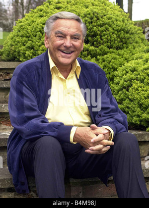 Bob Monkhouse Marzo 2002 comico presentatore TV e scrittore Foto Stock