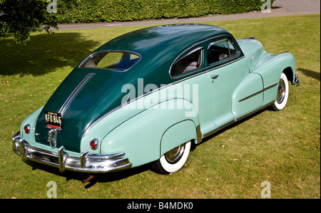 1948 Pontiac Streamliner Deluxe in stile Cartier et Luxe display a Goodwood Festival della velocità, Sussex, Regno Unito. Foto Stock