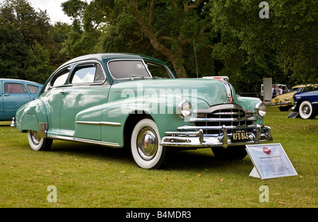 1948 Pontiac Streamliner Deluxe in stile Cartier et Luxe display a Goodwood Festival della velocità, Sussex, Regno Unito. Foto Stock