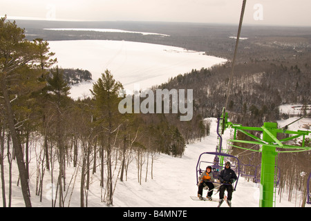 Vista da impianti di risalita a Monte Bohemia ski resort in Michigans Penisola Superiore Foto Stock