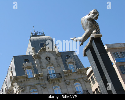 " El Sireno' (1991) scultura di un mer-man da Francisco Leiro di Puerta del Sol, a Vigo, Galizia, Spagna, España, Europa Foto Stock