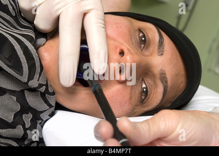 Donna asiatica subisce una endoscopia Foto Stock