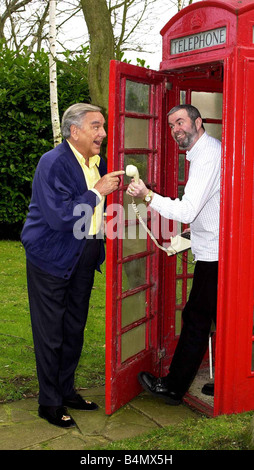 Bob Monkhouse Marzo 2002 comico presentatore TV e scrittore Foto Stock