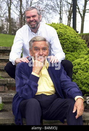 Bob Monkhouse Marzo 2002 comico presentatore TV e scrittore Foto Stock