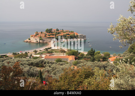 Isola di Sveti Stefan convertito in hotel di lusso, Montenegro Foto Stock