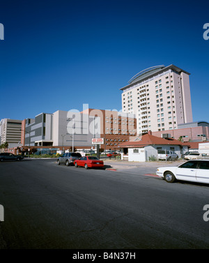 La contea di Clark Centro di Detenzione su Clark e il casinò e il Centro Regionale Centro di Giustizia sul retro Foto Stock