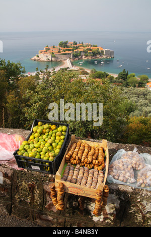 Scatole con figure di Sveti Stefan, Montenegro Foto Stock