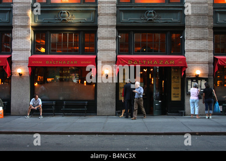 Balthazar Bistro su Spring Street in Manhattan SoHo di New York City. Foto Stock