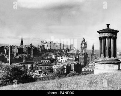 Una vista di Edimburgo che mostra il castello Giugno 1947 Foto Stock