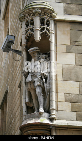 Statua di Sir Thomas Gresham sull'angolo di Rose Crescent e Trinity Street, Cambridge City Centre, Cambridgeshire, Regno Unito Foto Stock