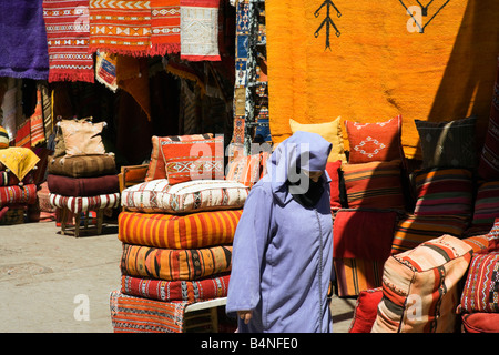 Negozio di vendita tappeti marocchini e tappeti Foto Stock