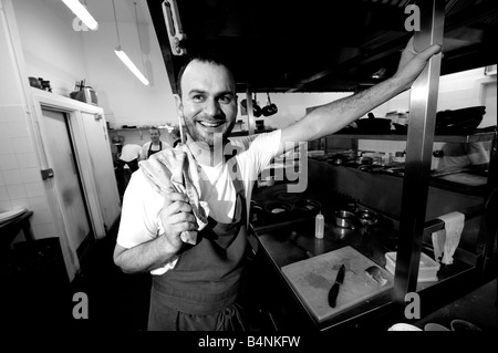 Purnell's Restaurant in Cornwall Street Birmingham Glynn Purnell nella sua cucina Foto Stock