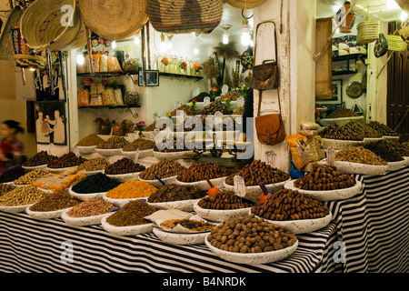 Negozio di frutta secca e olive Foto Stock