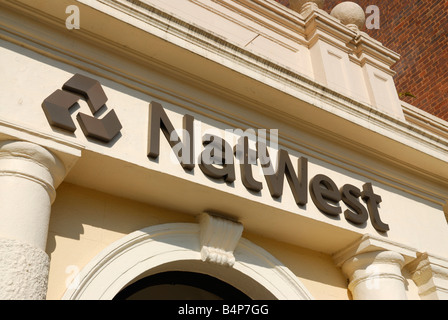 NatWest Bank segno su una banca (Exeter, Regno Unito) Foto Stock