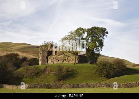 Pendragon rovine del castello del XII secolo fortificazione normanna. Mallerstang Kirkby Stephen tomaia Eden Valley Cumbria Inghilterra England Regno Unito Foto Stock