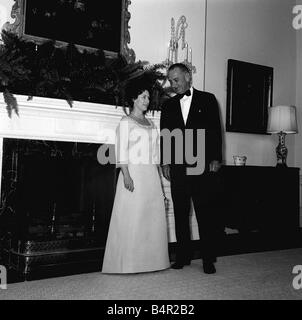 La principessa Margaret nel novembre 1965 con il presidente Lyndon Johnson B ad un ricevimento alla Casa Bianca a Washington STATI UNITI D'AMERICA Foto Stock