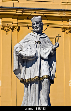 Croazia, Osijek. Statua di Giovanni di Nepomuk a Osijek. Foto Stock