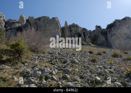 Ghiaione ed Els Frares pinnacoli di roccia, Sierra de Serrella, Comtat, Provincia di Alicante, Comunidad Valenciana, Spagna Foto Stock