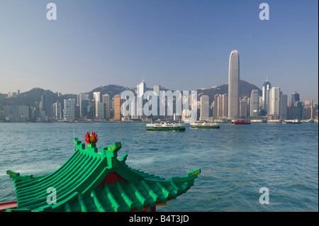 Cina, Hong Kong, Centrale, Centro finanziario internazionale, sul Porto Victoria da Kowloon Foto Stock