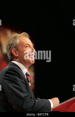 Tony Blair fa il suo ultimo discorso alla conferenza come leader a Manchester Foto Stock