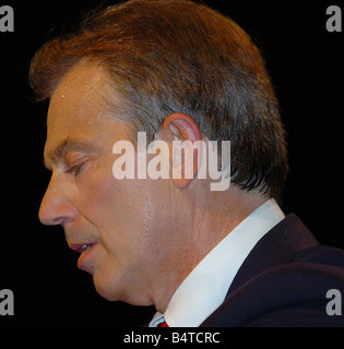 Tony Blair fa il suo ultimo discorso alla conferenza come leader a Manchester Foto Stock