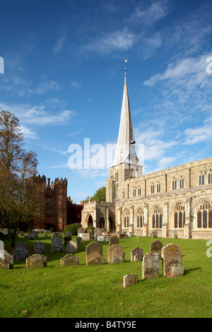 Europa Gran Bretagna Inghilterra Hadleigh Suffolk East Anglia St Mary s chiesa del XIV secolo e il decanato torre costruito 1495 Foto Stock