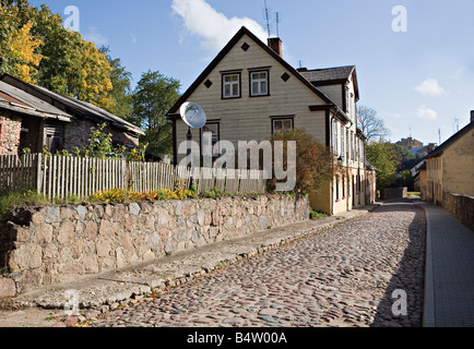 Casa vivente nella parte storica della città di Kandava Kurzeme Lettonia Foto Stock