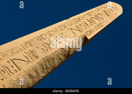 L'obelisco del faraone Thutmosi I, Tempio di Karnak complessa, Sito Patrimonio Mondiale dell'UNESCO, Luxor, Egitto Foto Stock