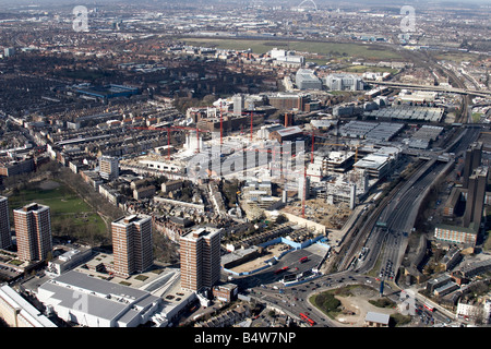 Vista aerea a nord ovest di Westfield bianco per lo sviluppo della città Sito in costruzione Shepherd s Bush Common West Cross Route London W12 Foto Stock