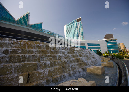 Fontana d'ingresso al Casinò di Windsor nella città di Windsor, Ontario, Canada. Foto Stock