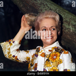 Carmen Silvera attrice 1974 Daily Mirror Tony Smith Foto Stock