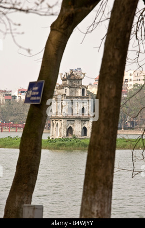 Torre di tartaruga Hoam Kiem Lake Hanoi Vietnam Foto Stock