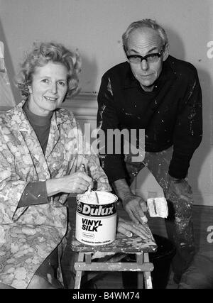 Margaret Thatcher ha trascorso la w eekend nel paese con il marito Dennis decorare il loro nuovo paese Belfry piatta in corrispondenza di Scotney Foto Stock