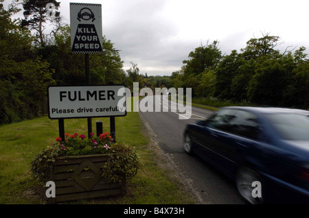 Angelina Jolie mansion Maggio 2005 il nuovo lusso Sud Buckinghamshire home di film attrice Angelina Jolie Bucks Inghilterra residence Casa con piscina e lotti di terra e i campi nella motivazione 2000s Foto Stock