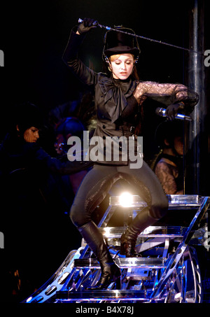 Madonna alla prima data del suo tour europeo di Cardiff Luglio 2006 Foto Stock