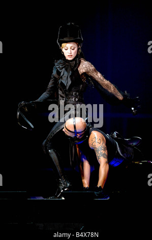 Madonna alla prima data del suo tour europeo di Cardiff Luglio 2006 Foto Stock