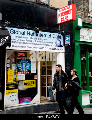 Global Net Internet Cafe Londra Inghilterra Foto Stock