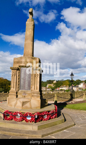 La città memoriale di guerra nella motivazione di Knaresborough Castle, North Yorkshire, Inghilterra, Regno Unito Foto Stock