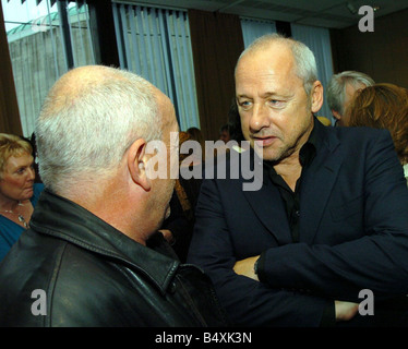Mark Knopfler al suo omaggio giorno a Newcastle Civic Center con Tim Healey Foto Stock