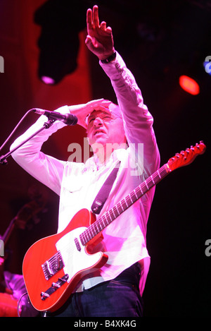 Mark Knopfler esegue a Newcastle City Hall Foto Stock