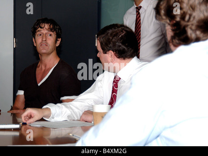 Attore Rupert Everett ha trascorso una giornata con lo specchio s 3am ragazze Caroline e Eva oggi dove egli valutazione modificato i loro showbiz pagina Rupert intervistato tv duo comico Little Britain e soddisfare showbiz PR s per pranzo Settembre 2006 Foto Stock