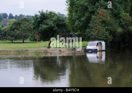 Le inondazioni del Tamigi a Richmond Surrey Foto Stock