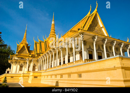 Royal Palace di Pnom Penh prima del tramonto Cambogia Foto Stock